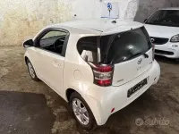 Usata Toyota iQ 68 CV (50 kW) 2009 Bianco Utilitaria