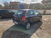 Usata Toyota Yaris 90 CV (66 kW) 2008 Nero Utilitaria
