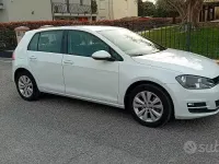 Usata VW Golf VII 105 CV (77 kW) 2013 Bianco Utilitaria
