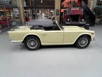 Usata Triumph TR 250 105 CV (77 kW) 1967 Giallo Cabrio