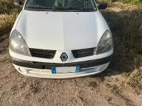 Usata Renault Clio II 58 CV (42 kW) 2005 Bianco Berlina