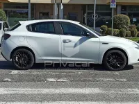 Usata Alfa Romeo Giulietta Distinctive 105 CV (77 kW) 2014 Bianco Utilitaria