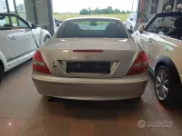 Usata Mercedes SLK200 163 CV (119 kW) 2005 Grigio Cabrio