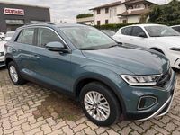 Usata VW T-Roc Life 116 CV (85 kW) 2024 Petrol blue SUV