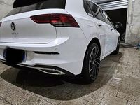 Usata VW Golf VII 150 CV (110 kW) 2021 Bianco Utilitaria