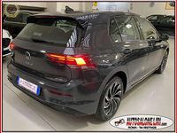 Usata VW Golf VIII Life 110 CV (80 kW) 2021 Grigio Berlina
