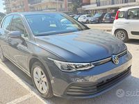 Usata VW Golf VIII Life 116 CV (85 kW) 2023 Grigio Berlina