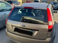 Usata Ford Fiesta Ambiente 75 CV (55 kW) 2004 Marrone Utilitaria
