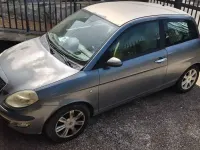 Usata Lancia Ypsilon 69 CV (50 kW) 2004 Argento Utilitaria