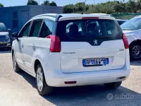 Usata Peugeot 5008 Allure 115 CV (84 kW) 2013 Bianco Monovolume