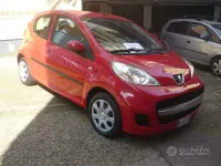 Usata Peugeot 107 68 CV (50 kW) 2010 Rosso Utilitaria