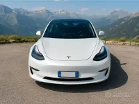 Usata Tesla Model 3 Long Range AWD 152 kW (208 CV) 2019 Bianco Berlina