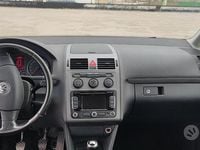 Usata VW Touran 140 CV (102 kW) 2010 Grigio Monovolume