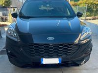 Usata Ford Kuga 120 CV (88 kW) 2022 Nero SUV