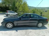 Usata Mercedes E220 Classic 150 CV (110 kW) 2002 Berlina