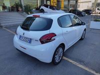 usata Peugeot 208 VTi 82 CV 5 porte Active my 12 del 2017 usata a Prato
