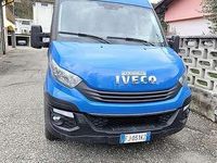 Usata Iveco Daily 140 CV (102 kW) 2017 Blu/azzurro Furgone