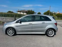 Usata Mercedes B150 95 CV (69 kW) 2008 Argento Monovolume