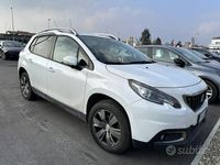 Usata Peugeot 2008 Active 75 CV (55 kW) 2017 Bianco SUV