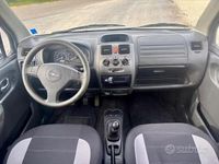 Usata Opel Agila 60 CV (44 kW) 2005 Grigio Monovolume