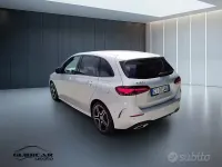 Usata Mercedes B180 AMG line 116 CV (85 kW) 2024 Argento iridio metallizzato Utilitaria