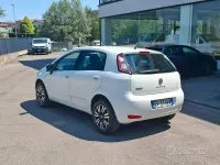 Usata Fiat Punto Lounge 69 CV (50 kW) 2014 Bianco Utilitaria