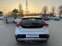 Usata Volvo V40 CC Momentum 120 CV (88 kW) 2017 Bianco Station wagon