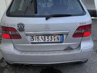 Usata Mercedes B180 116 CV (85 kW) 2010 Argento Monovolume