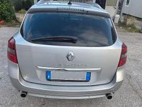 Usata Renault Laguna III 150 CV (110 kW) 2013 Grigio Berlina