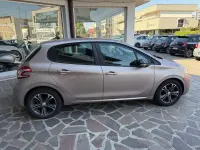 Usata Peugeot 208 Allure 82 CV (60 kW) 2014 Gray Utilitaria
