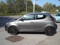 Usata Lancia Ypsilon 69 CV (50 kW) 2013 Grigio Utilitaria