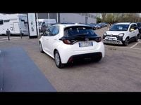 Usata Toyota Yaris Hybrid Active 92 CV (67 kW) 2025 Bianco Berlina