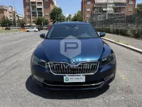 Usata Skoda Superb LAURIN & KLEMENT 190 CV (139 kW) 2018 Bluazzurro Station wagon