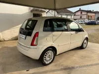 Usata Lancia Musa 77 CV (56 kW) 2012 Bianco Monovolume