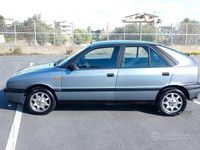 Usata Lancia Delta 74 CV (54 kW) 1993 Grigio Utilitaria