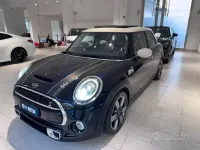 Begagnad Mini Cooper S 2019 Svart Halvkombi