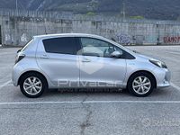 Usata Toyota Yaris Hybrid Lounge 75 CV (55 kW) 2014 Grigio Utilitaria