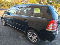 Usata Opel Zafira 110 CV (80 kW) 2011 Nero Monovolume
