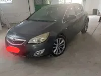 Usata Opel Astra 60 CV (44 kW) 2011 Grigio Berlina