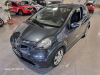 Usata Toyota Aygo Sol 68 CV (50 kW) 2006 Grigio Utilitaria