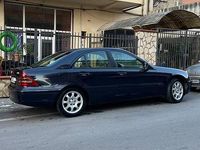 Usata Mercedes C220 143 CV (105 kW) 2001 Blu Berlina