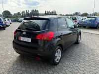 Usata Kia Venga 90 CV (66 kW) 2013 Nero Utilitaria