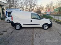 Usata Fiat Doblò Lounge 90 CV (66 kW) 2022 Bianco Monovolume