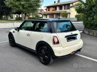 Usata Mini Cooper 122 CV (89 kW) 2010 Bianco Utilitaria