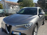 Usata Alfa Romeo Stelvio Executive 209 CV (153 kW) 2017 Grigio SUV