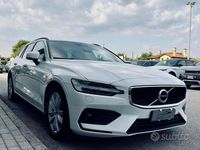Usata Volvo V60 Momentum 197 CV (144 kW) 2021 Bianco Station wagon