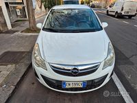 Usata Opel Corsa Edition 86 CV (63 kW) 2012 Bianco Utilitaria