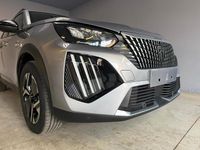 Usata Peugeot 2008 Allure 101 CV (74 kW) 2024 Argento SUV