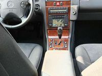 Usata Mercedes E200 Avantgarde 163 CV (119 kW) 2001 Argento Berlina