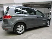Usata VW Touran Trendline 116 CV (85 kW) 2016 Grigio medio metallizzato Monovolume